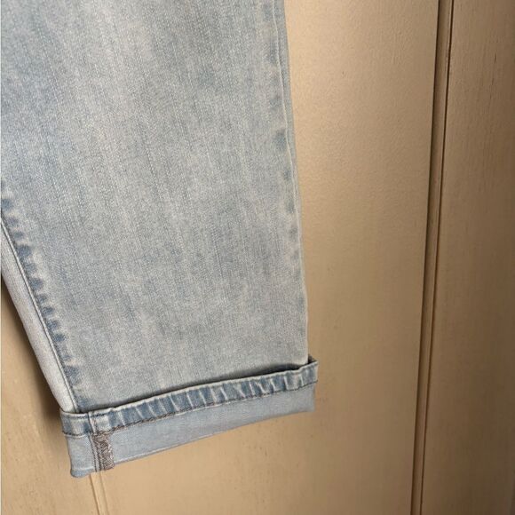 Light Blue distressed Denim Jeans 8 - Picture 5 of 9